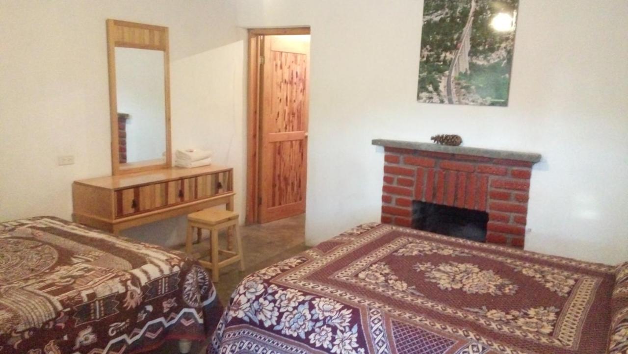 Hotel Entronque Barrancas San Alonso Kültér fotó