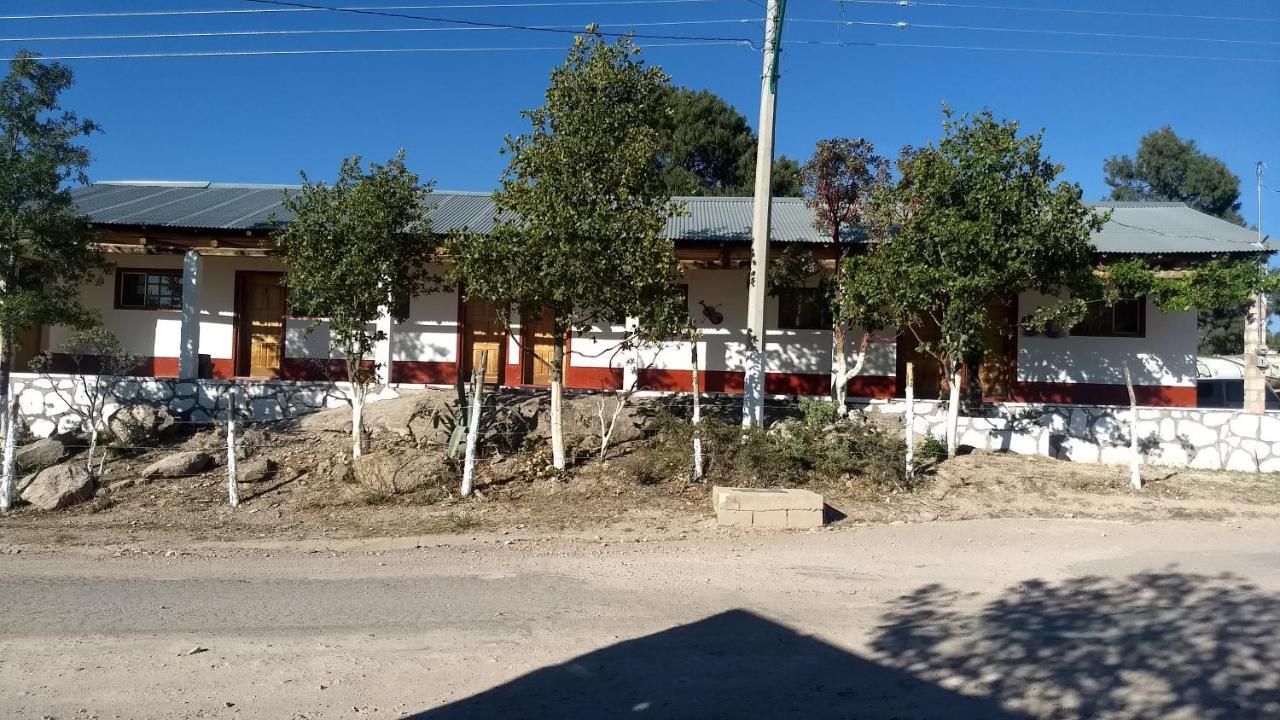 Hotel Entronque Barrancas San Alonso Kültér fotó